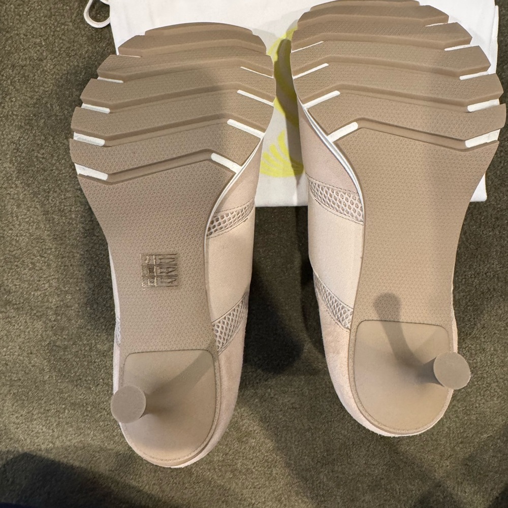 Chic Beige Mesh Strap Sneakers - Picture 3 of 4